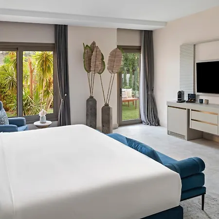Ailla Hotel 3*
